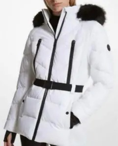 ホワイト ダウンジャケット ファー付き