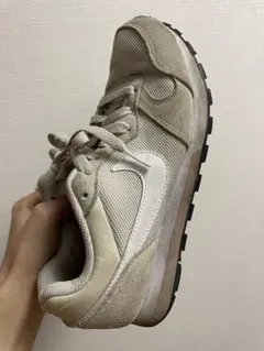 ナイキ　MDランナー　スニーカー　白23.5