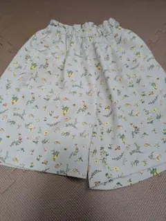 ベージュ花柄ワイドハーフパンツ 120サイズ