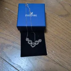 Swarovski フラワーモチーフ ネックレス