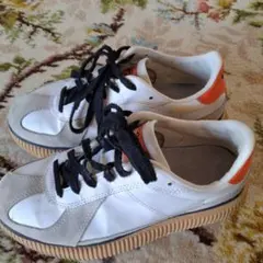 オニツカタイガー Onitsuka tiger スニーカー デレシティ