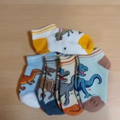 恐竜靴下キッズ14センチ～16センチ新品未使用