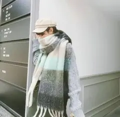 韓国風　大判チェック柄マフラー グレー系
