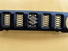 スズキ ジムニー JB64/JB74 純正フロントグリル マットブラックのサムネイル