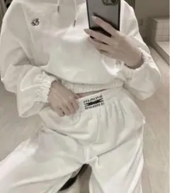 2025年最新】lesserafim_パンツの人気アイテム - メルカリ