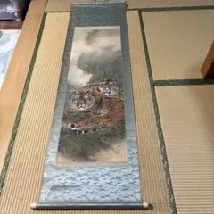 猛虎図 虎 掛け軸 中国掛軸 時代 虎 / 猫虎 肉筆 在銘 水墨 中国 骨董