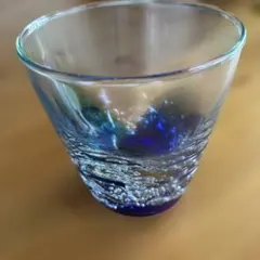 大正〜昭和レトロなオリーブの冠がカッティングされたウランガラス容器 