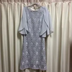 ライトグレー レース ドレス フレアスリーブ