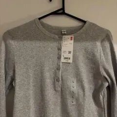 ユニクロ　リブヘンリーネックT　グレー　Lサイズ