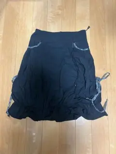 ブラックミニスカート フリル付き