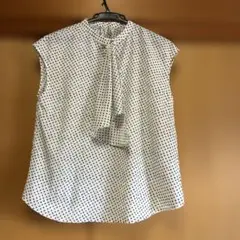 Té chichi ノースリーブ ブラウス スクエア柄