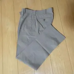 ユニクロ感動パンツ　ライト　ベージュ