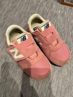 New Balance ピンク スニーカー ベロクロ