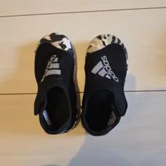 adidas ブラックカモフラージュサンダル