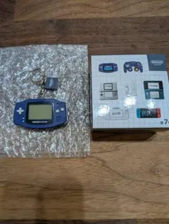 ニンテンドーミュージアム　ゲームボーイアドバンス キーホルダー