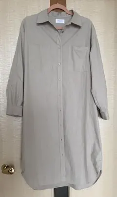 シンプルシャツワンピース　ミドル丈