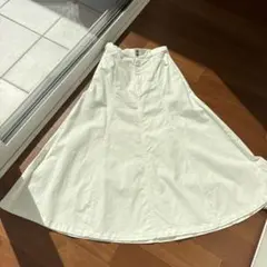 UNIQLO ホワイトフレアスカートウエスト61㎝