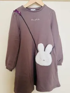 ウサギポシェット付きブラウンワンピース
