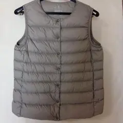 無印良品　軽量ポケッタブル ダウンベスト 　ライトベージュ　レディース　Mサイズ