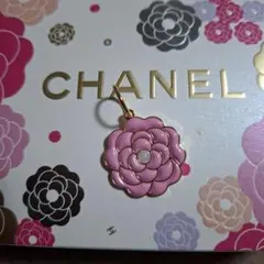 CHANEL ピンク花モチーフチャーム