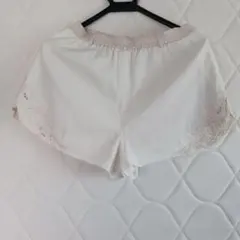 刺繍入りホワイトショートパンツのサムネイル