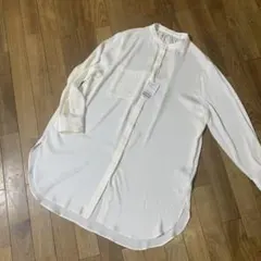 【新品】Spick & Span シルキーストレッチサテン　ロングシャツのサムネイル