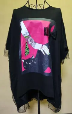 スカラー　黒猫と手のアートプリント Tシャツ ドットチュール切替のサムネイル
