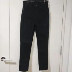 ユニクロブラック スキニーデニム ウルトラストレッチ　サイズ22