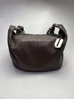 BREE 本革トートバッグ ブラック 上質レザー A4収納可 チャーム付き