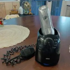BRAUN Series 7 電気シェーバー 本体 洗浄器付のサムネイル