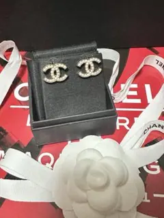 meimeinaeyon 様専用入手困難新品CHANEL ココマークピアス揺れる