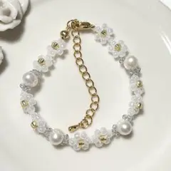 【新作】ホワイトフラワー×淡水パールのハンドメイドブレスレット