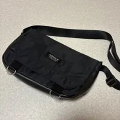 adidasオリジナルス　ショルダーバッグ 黒 ナイロン