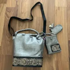 レザー ショルダーバッグ カービング加工 シルバー ブラック　羊皮　ハンドメイド