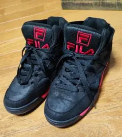 FILA ハイカットスニーカー ブラック/レッド
