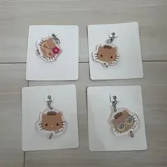 日焼けキティ　アクリルミニチャーム　キティ ダニエル