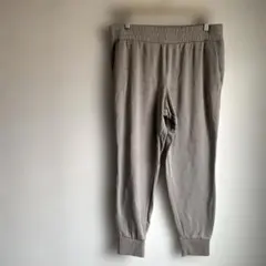 ベージュ ジョガーパンツ スウェット素材　大きめ