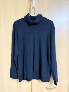 UNIQLO黒のタートルネックセーター XL