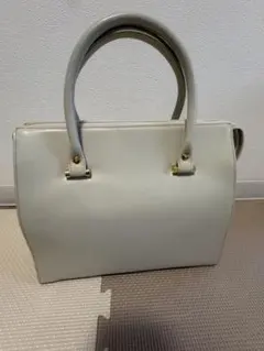 ろ*》様 しまむら 痛バ 白 レザー きなこっこ - メルカリ