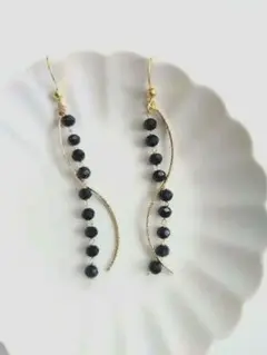 NO.38　ウェーブスティックとブラックビーズチェーン　ピアス/イヤリング