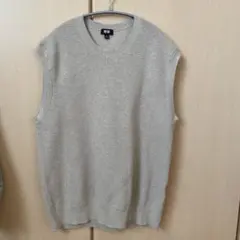 A*)様 UNIQLO ベージュ ノースリーブ ベスト
