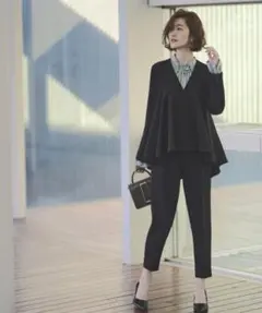 ノーカラーフレアーペプラムセットアップパンツスーツ