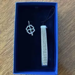 スワロフスキー　ストラップ　チャーム 新品