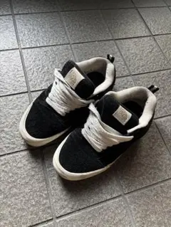 黒 スエード ローカットスニーカー