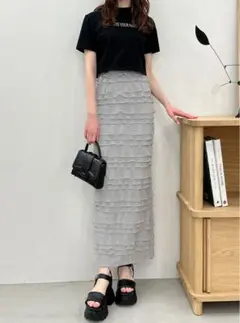 ‼️値下げ中‼️ グレー フリルデザイン タイトスカート