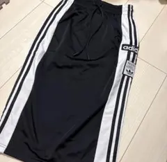 タイムセール美品 adidas タイトスカート スナップボタン ブラック xsのサムネイル