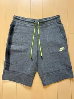 NIKE TECH FLEECE SHORT  廃盤　旧赤タグ　ボルトカラーのサムネイル