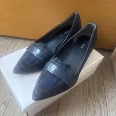 ポインテッドトゥ フラットシューズのサムネイル