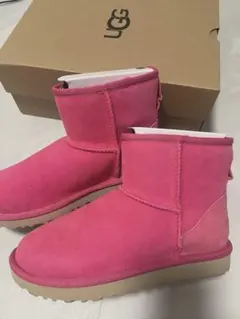 【新品】UGG ピンク CLASSIC MINIクラシックミニ　ムートンブーツ