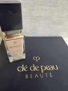 クレド タンフリュイドエクラ ナチュレル オークル10 リキッドファンデ